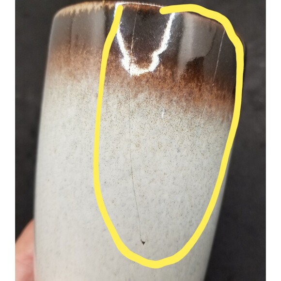 Vintage Peter Potts pinched tumbler pair one beautiful one with damage. - Picture 9 of 10